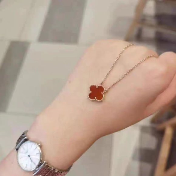 Jewelry - Van Cleef & Arpels Clover clavicle pendant